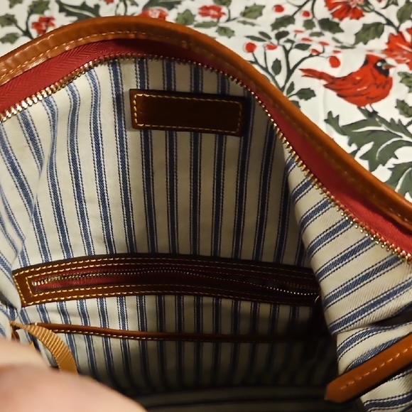 Dooney & Bourke Tan Shoulder Bag with Brown Trim - Picture 5 of 10